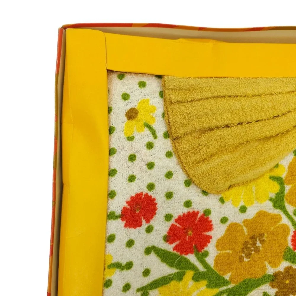 Vintage MCM Golden Crown Quality Decorative Towel Washcloth Cotton Floral NOS